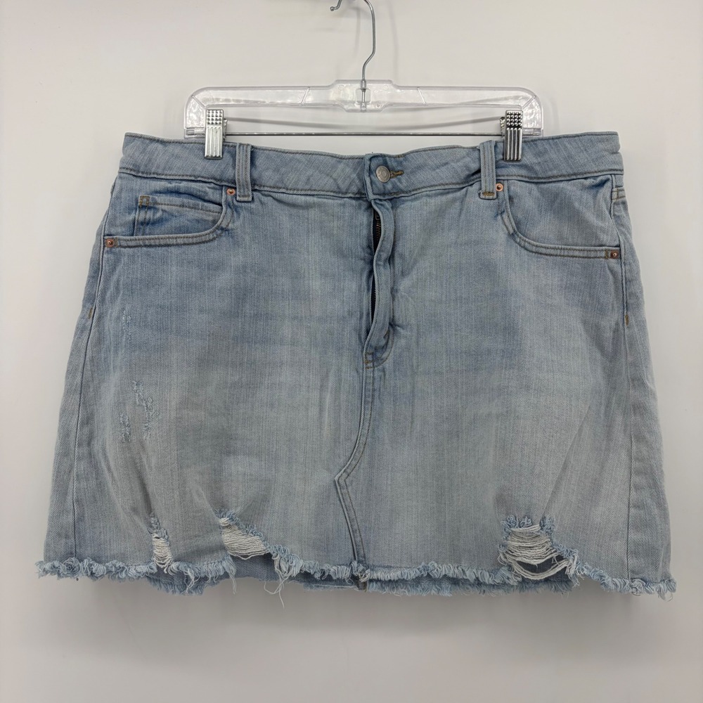 Wild Fable Womens 18 Light Blue Denim Mini Skirt Distressed Raw Hem Y2K Grunge